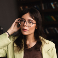 Белла Саммерс